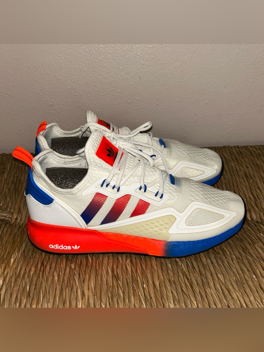 ADIDAS ZX 2K Boost White Gradiant Sneakers Men's Size 10.5 
FV9996) (A244)